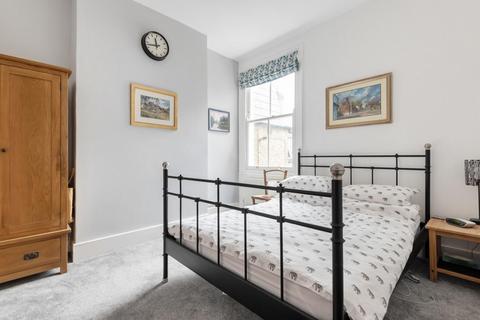 59 Avarn Road, London, SW17 9HB