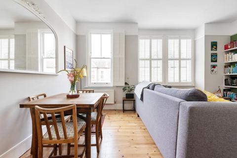 59 Avarn Road, London, SW17 9HB