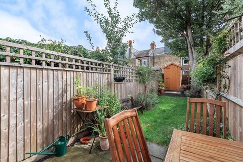 59 Avarn Road, London, SW17 9HB