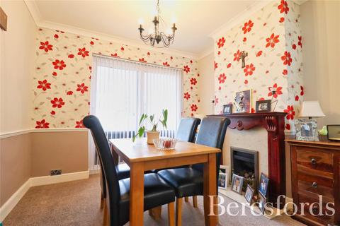 8 Fontayne Avenue, Rainham, RM13 7TH