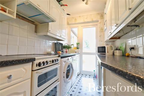 8 Fontayne Avenue, Rainham, RM13 7TH