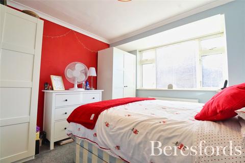 8 Fontayne Avenue, Rainham, RM13 7TH