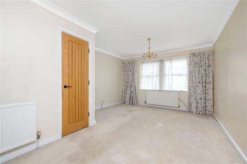 8 Farnborough Crescent, Bromley, BR2 7DL