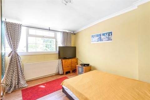18 Fontwell Drive, Bromley, BR2 8AB