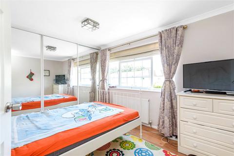 18 Fontwell Drive, Bromley, BR2 8AB