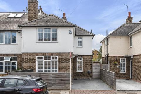 58 Openview, London, SW18 3PD