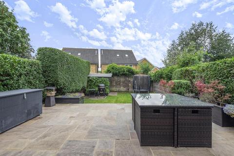 58 Openview, London, SW18 3PD