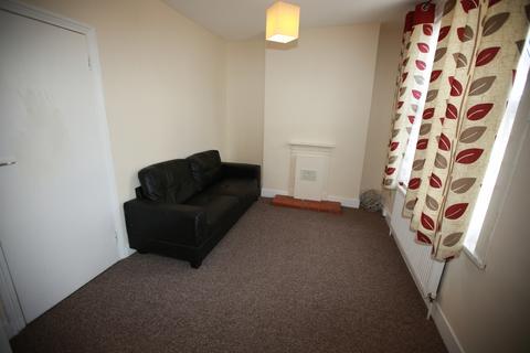 2 bedroom flat to rent, Chingford Road , E17