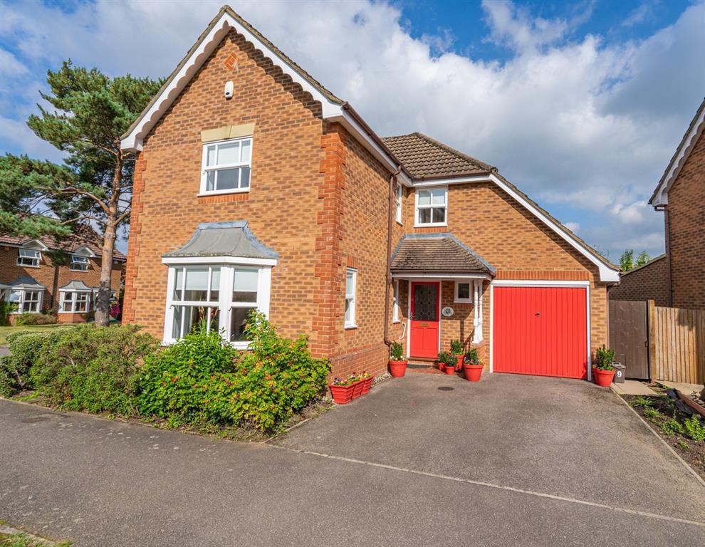 Scholars Way, Amersham, Buckinghamshire, HP6 6UW 4 bed detached house £780,000
