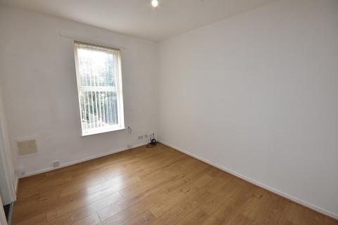 2 bedroom flat to rent, Rowms Lane, Swinton, Mexborough