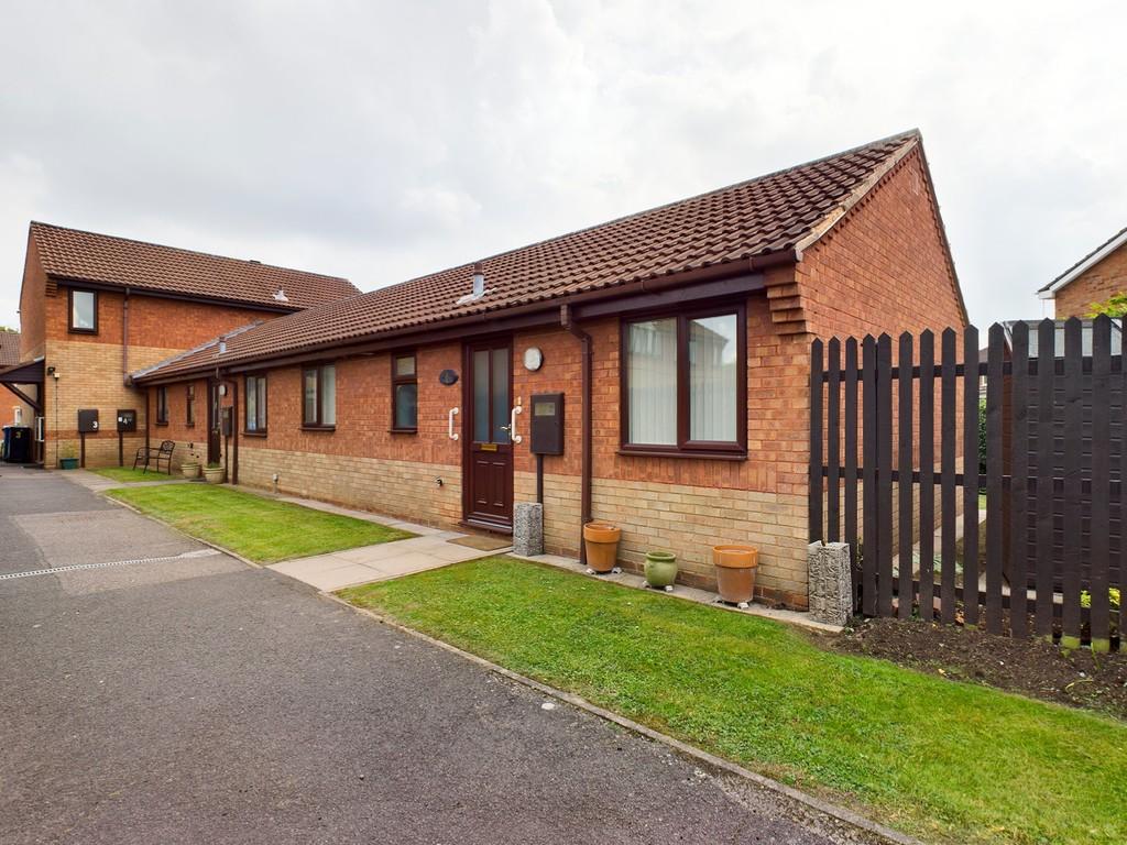 Ladywell Close, Stretton 2 bed terraced bungalow £125,000