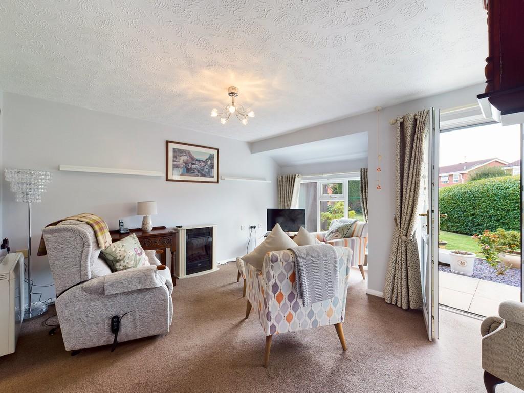 Ladywell Close, Stretton 2 bed terraced bungalow £125,000