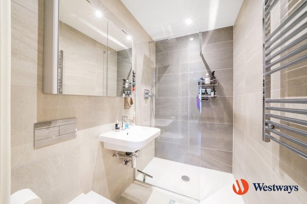En-suite bathroom