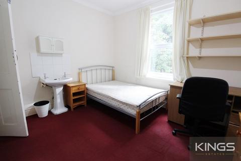 6 bedroom terraced house to rent - Shakespeare Avenue, Southampton