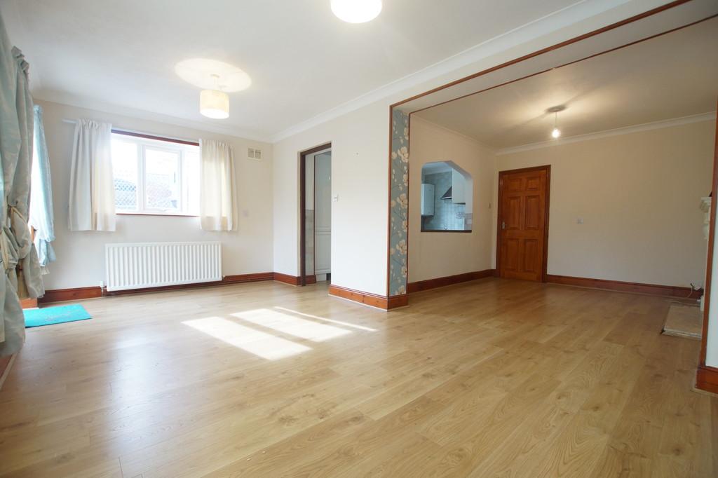 Ruskin Avenue, Lincoln 3 bed semidetached house £850 pcm (£196 pw)