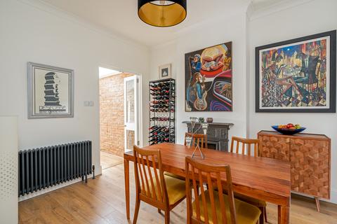 37 Wellesley Road, London, E11 2HG