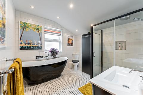 37 Wellesley Road, London, E11 2HG