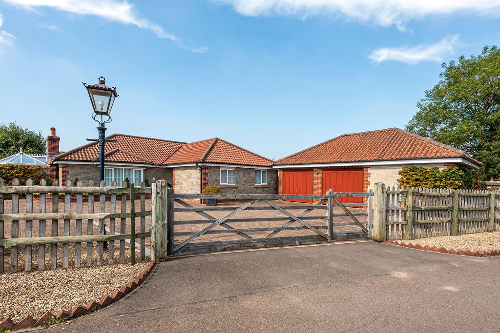 Bibberne Row, Lower Road, Stalbridge, Dorset, DT10 4 bed detached