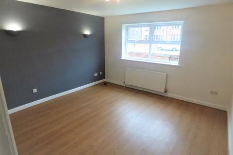 1 bedroom ground floor flat to rent, Holly Court, Stockport