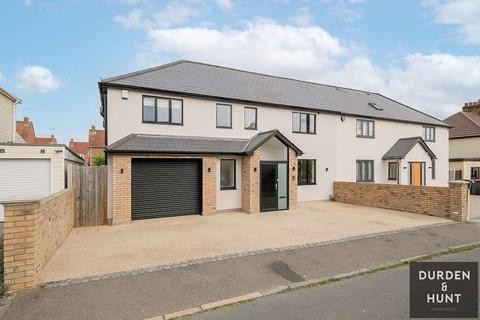 9 Glebe Road, Ongar, CM5 9HW