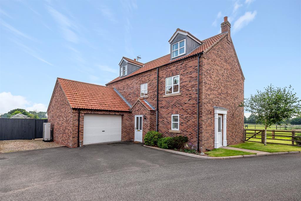 Meadow Gate, North Duffield, Selby... 6 bed detached house £425,000