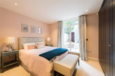 3 bedroom apartment to rent, Hans Road, Knightsbridge, London, SW3