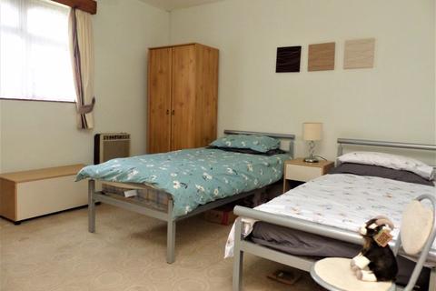 72 Falcon Lodge Crescent, Sutton Coldfield, B75 7LU