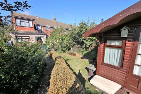32 Kingsman Road, Stanford-le-hope, SS17 0JW