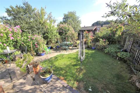 32 Kingsman Road, Stanford-le-hope, SS17 0JW