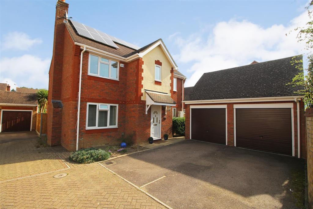 Tanbridge Park, Horsham 4 bed detached house £675,000