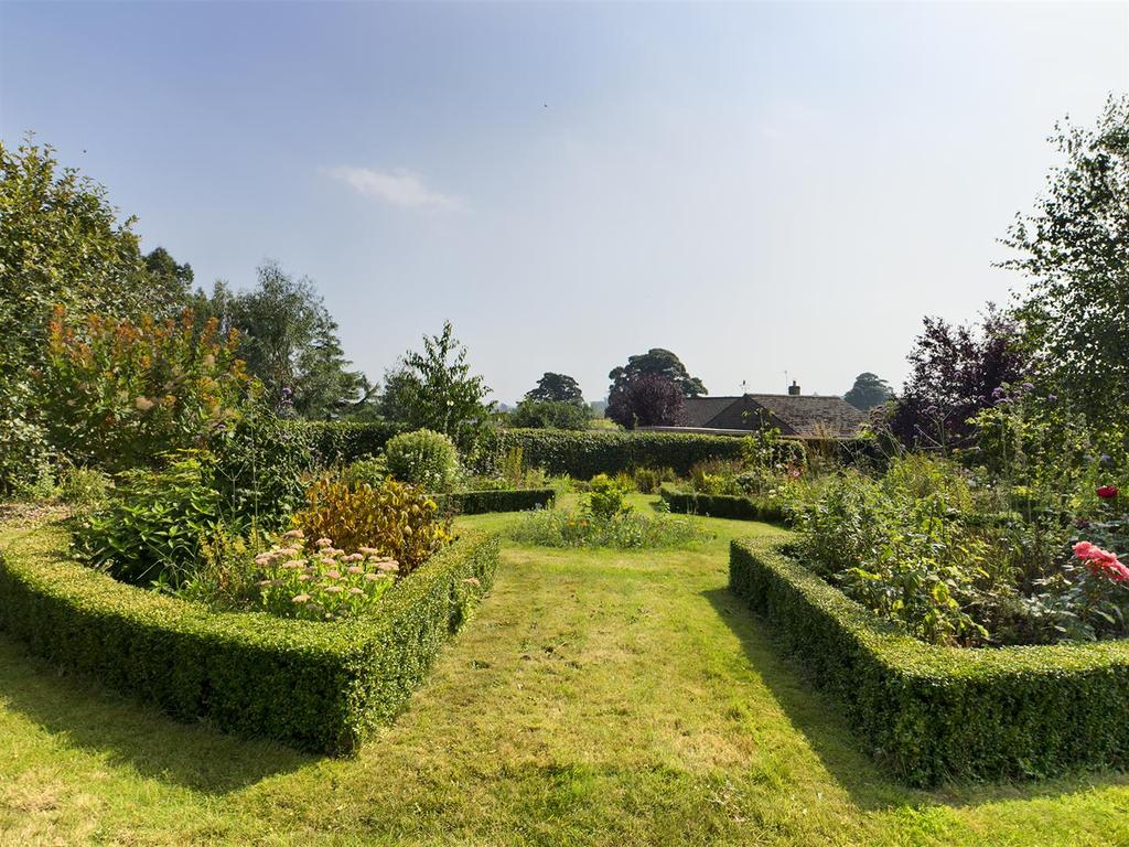 Parterre Garden.jpg