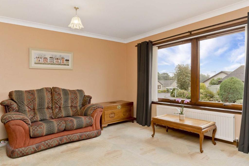 Watts Gardens, Cupar, Fife 2 bed detached bungalow £185,000