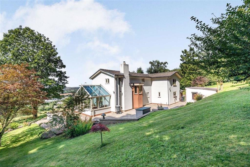 Knapp Lane, Ledbury, Herefordshire 4 bed detached house £700,000