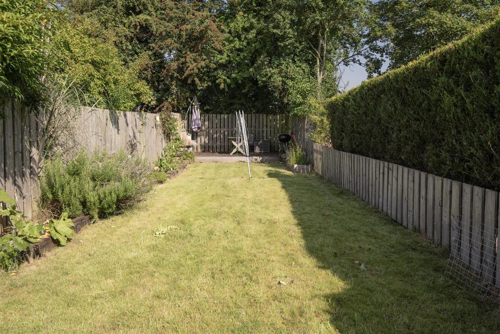 Appleton Roebuck 2 bed property £775 pcm (£179 pw)
