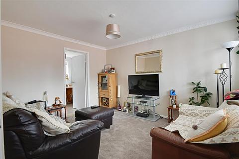 14 Gleneagles Close, Bexhill-on-sea, TN40 1UH