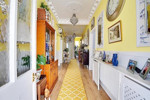 1, Cranfield Court Cranfield Road, Bexhill-on-sea, TN40 1QB