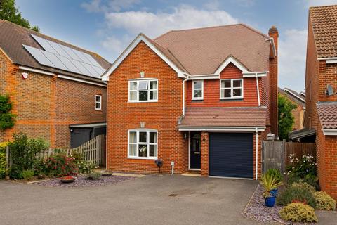 12 Nightingale Close, Epsom, KT19 7EH