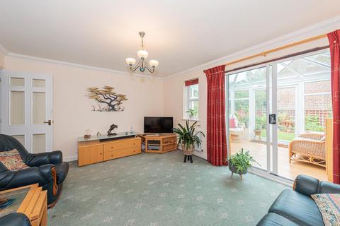 12 Nightingale Close, Epsom, KT19 7EH