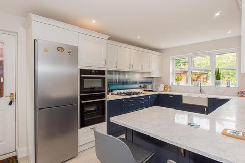 12 Nightingale Close, Epsom, KT19 7EH