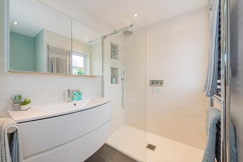 12 Nightingale Close, Epsom, KT19 7EH