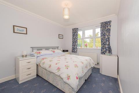 12 Nightingale Close, Epsom, KT19 7EH