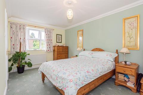 12 Nightingale Close, Epsom, KT19 7EH