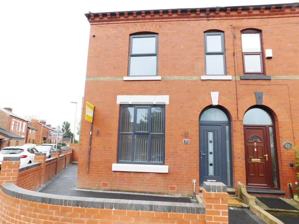 Ashton Road East, Failsworth, Manchester 4 bed end of terrace house £