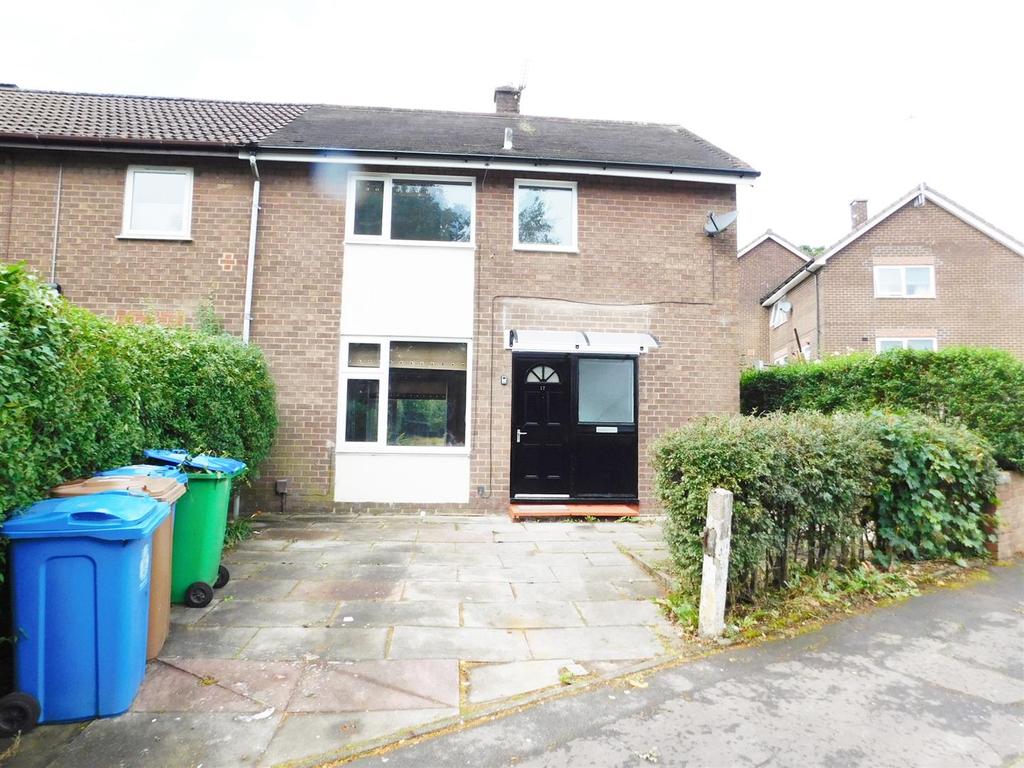 Balmoral Drive, Heywood 3 bed townhouse £795 pcm (£183 pw)