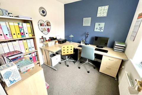 108 Wake Way, Grange Park, Northampton, NN4 5BF