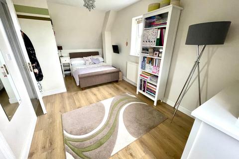 108 Wake Way, Grange Park, Northampton, NN4 5BF