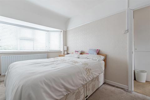 9 Dorchester Road, Worcester Park, KT4 8NW