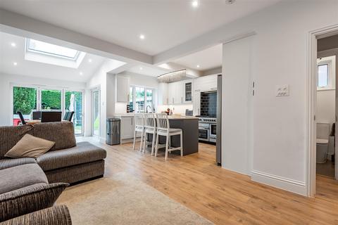 40 Clandon Close, Epsom, KT17 2NH