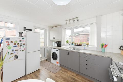 10 Carnarvon Drive, Burton Joyce, Nottingham, NG14 5ER