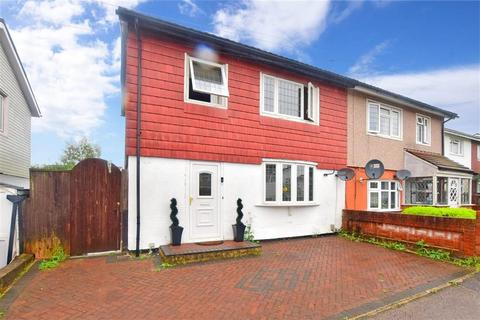 3 bedroom semi-detached house for sale - Bearing Close, Chigwell, Essex